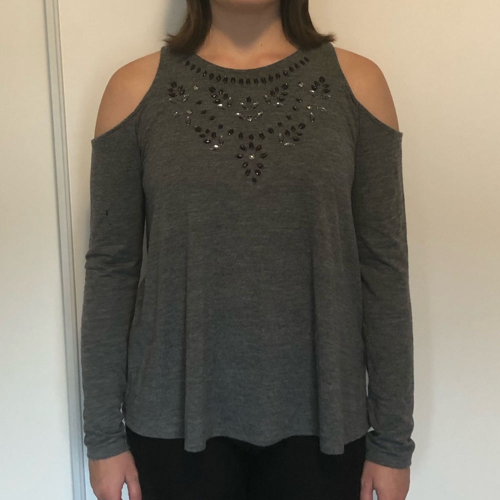⭐️ Free Add-On ⭐️ Hollister Cold Shoulder Top - Picture 1 of 10